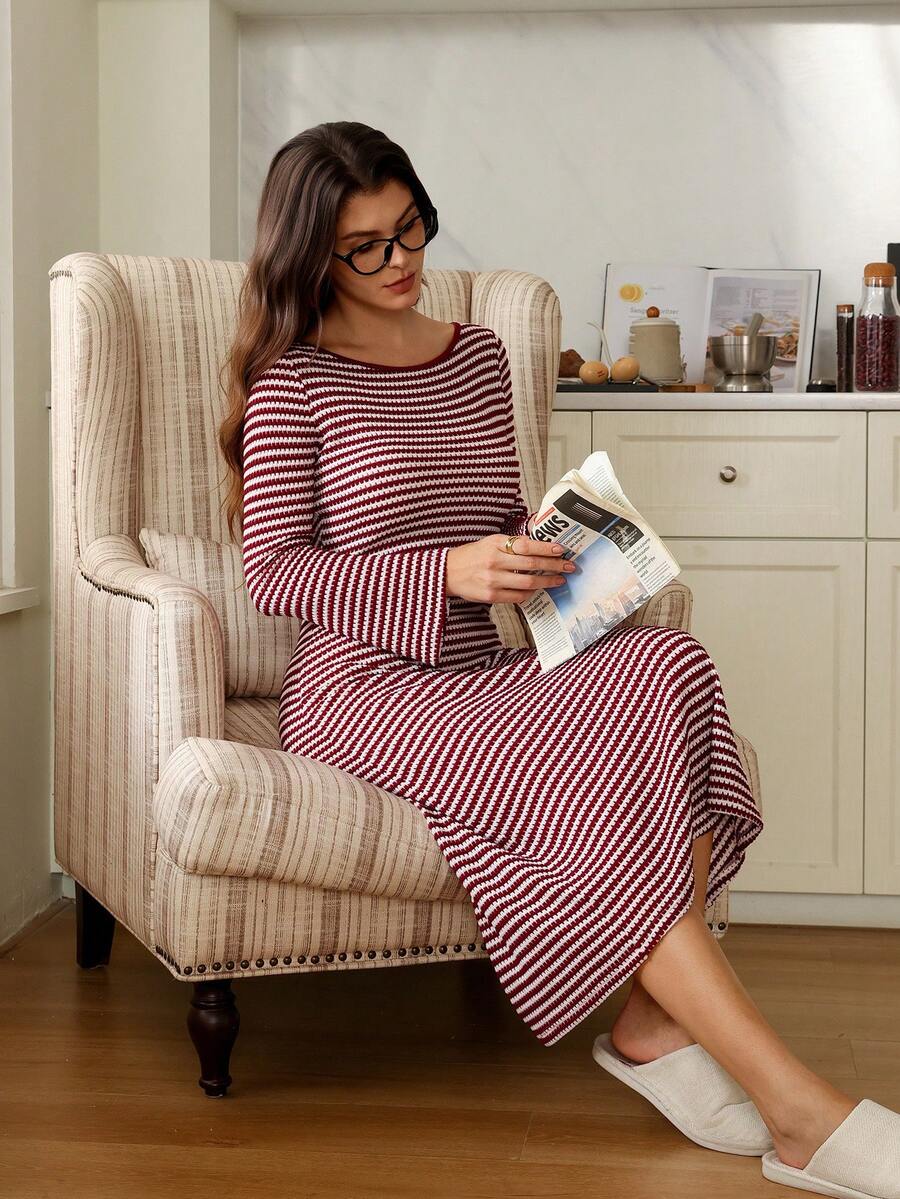 Striped Pineapple Pattern Long Sleeve Women's Nightgown, Autumn and Winter Striped Pineapple Pattern Long Sleeve Women's Nightgown, Autumn and Winter